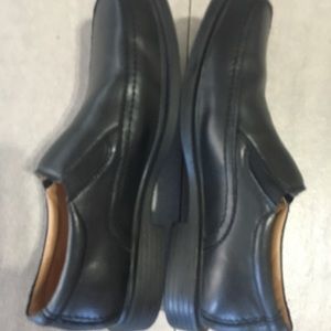 Florsheim- Boys Genuine Leather Upper Dress Shoe w/Memory Foam. SZ 5W